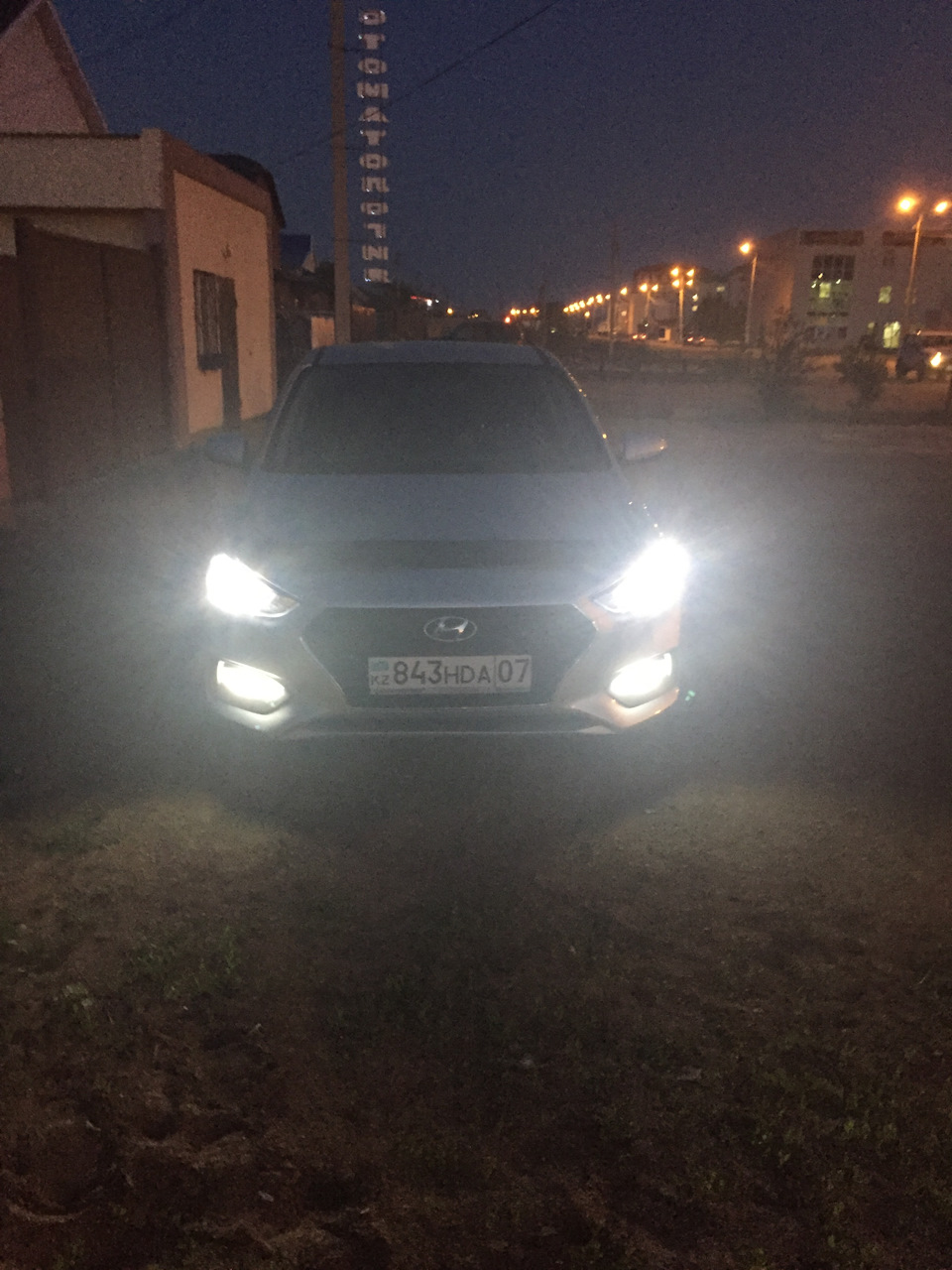 Лампочки на дхо и габариты — Hyundai Accent (5G), 1,6 л, 2018 года ...