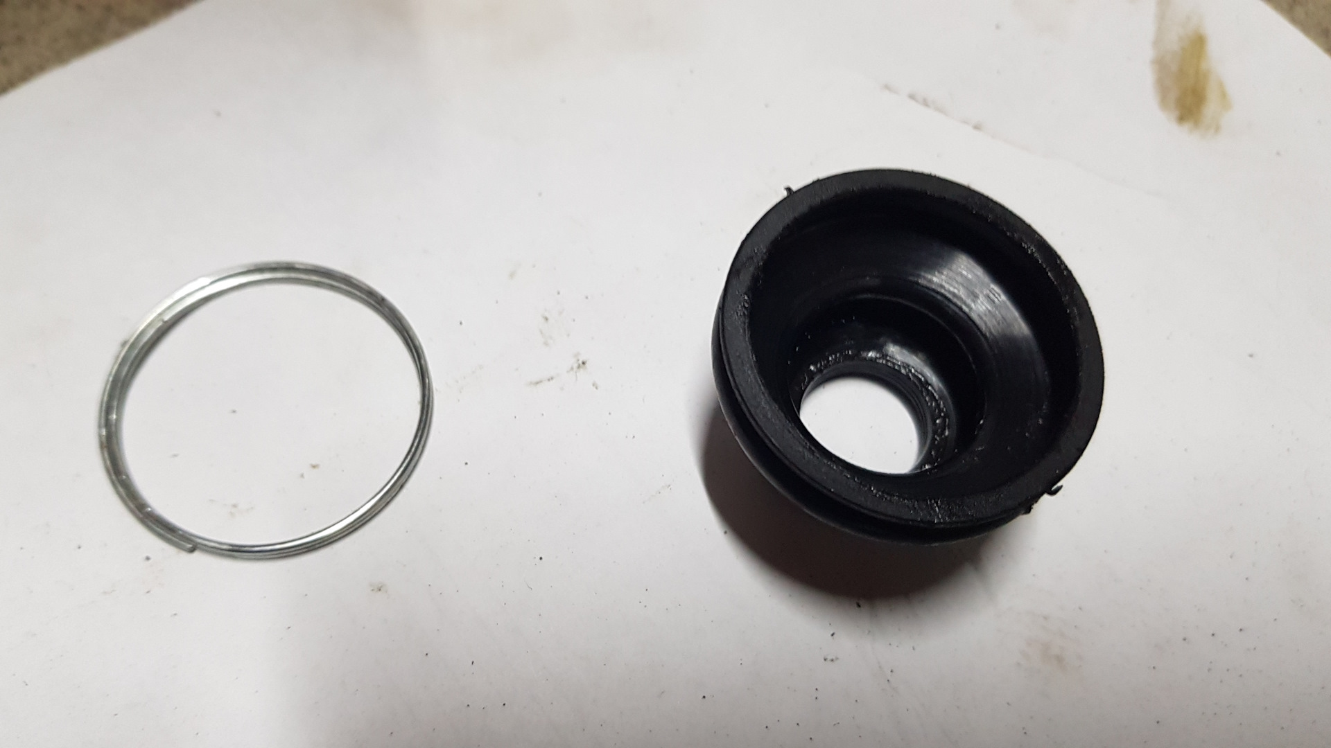 Пыльник рулевого шарнира 3302. 3302-3414074 пыльник. Gskmybr yfrjytxybrf efp gfnhbjn. Пыльник рулевого шарнира газ 3302. Пыльник рулевого шарнира газ 3302.