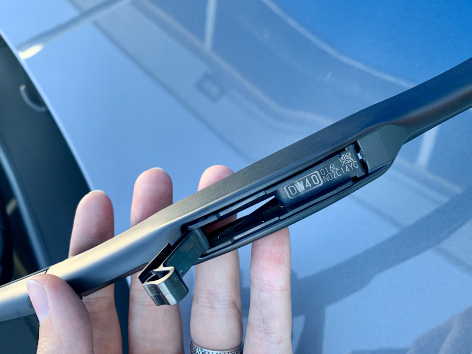 Как снять гибридные дворники Гибриды Denso Wiper Blade на смену штатного "недоразумения" - KIA Rio X-Line, 1,