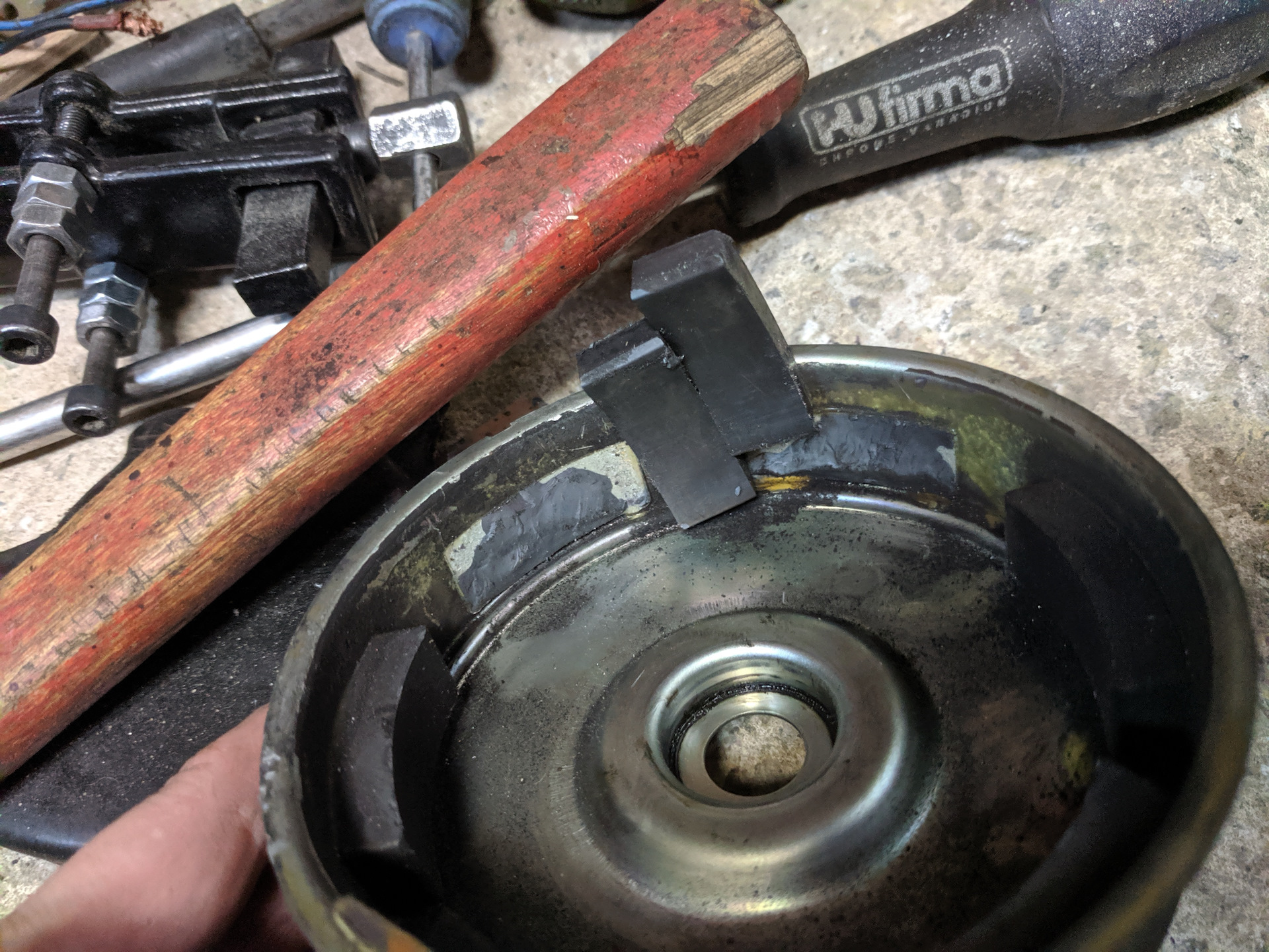 Чем приклеить магниты двигателя вентилятора ? ) — Сообщество «Сделай ...