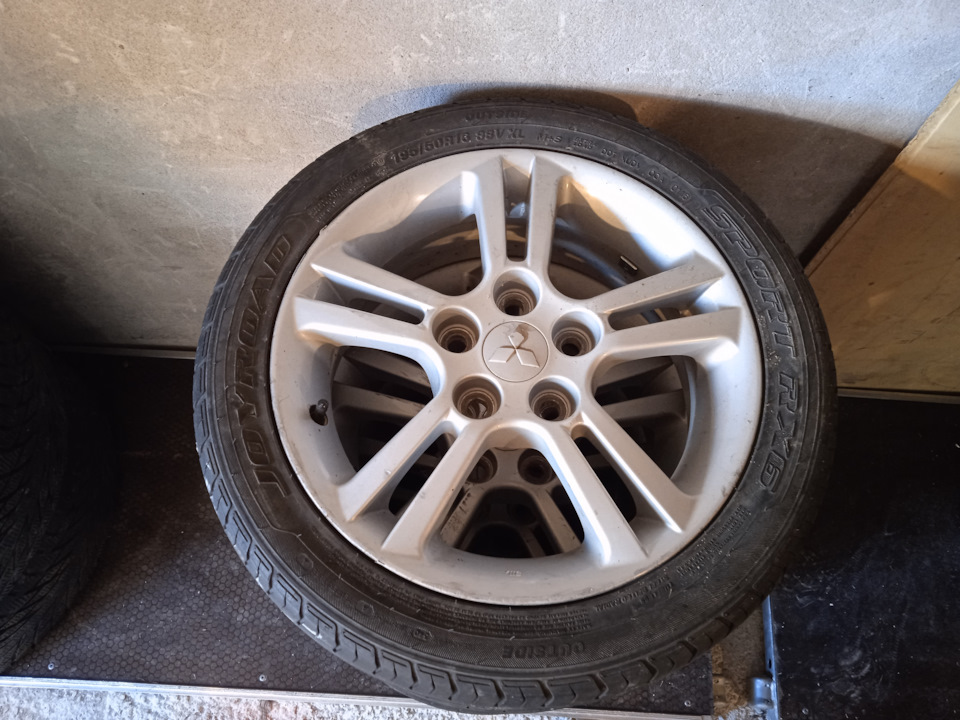 Шины летние Michelin 195/55 R16, литые диски MITSUBISHI 6Jx16 ET46 ...