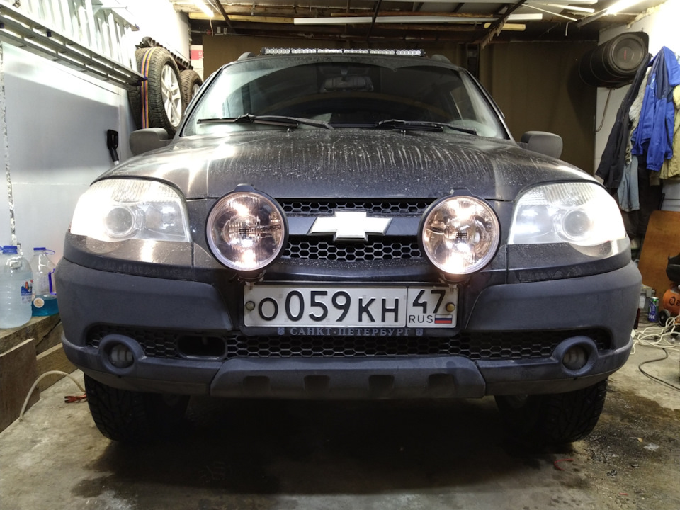 Дополнительный дальний Wesem — Chevrolet Niva (1G), 1,7 л, 2010 года ...
