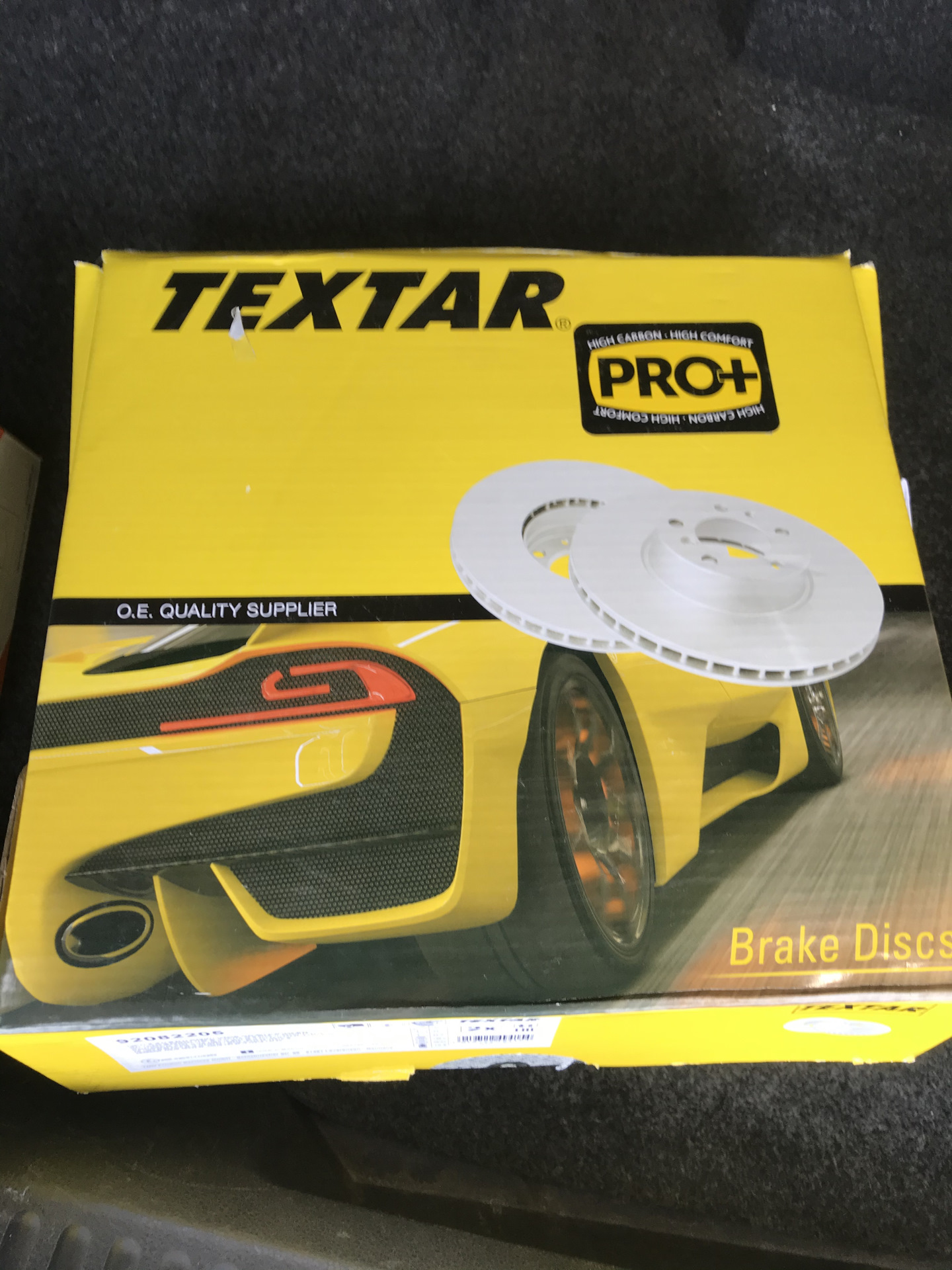 Замена тормозных дисков и передних колодок — Volkswagen Polo Sedan, 1,6 ...