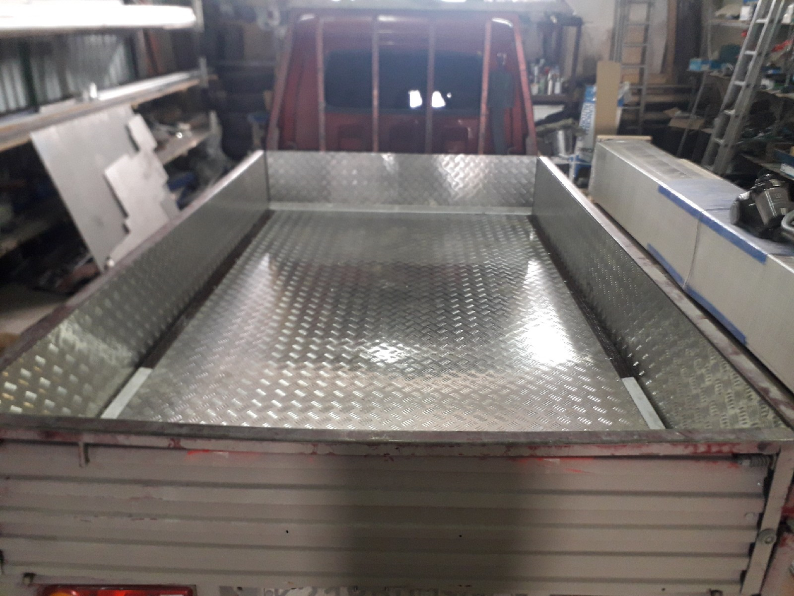 Leset пако 1200 трапеция. металлический бордюр бм- nh 100мм. лист подовый hessen 700х460х15 черн. противень для пищевой промышленности. противень с бортами.