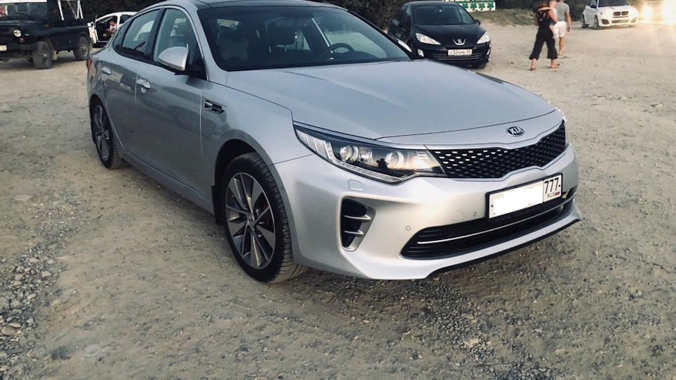 Kia Optima Serebristaya Gt Lin Drive2