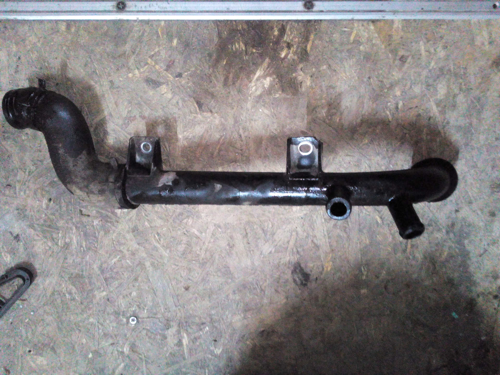 Патрубки шевроле ланос 1. Саксофон лачетти. Саксофон лачетти. Патрубок саксофон на lacetti 1. Патрубок помпы lacetti 1.