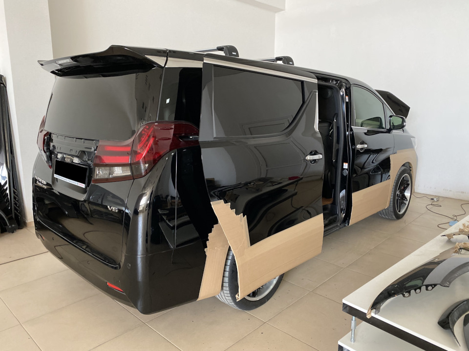 Альфард бизнес класс. Toyota alphard сбоку. Машина альфард. Toyota микроавтобус alphard. Тойота альфард 2023.
