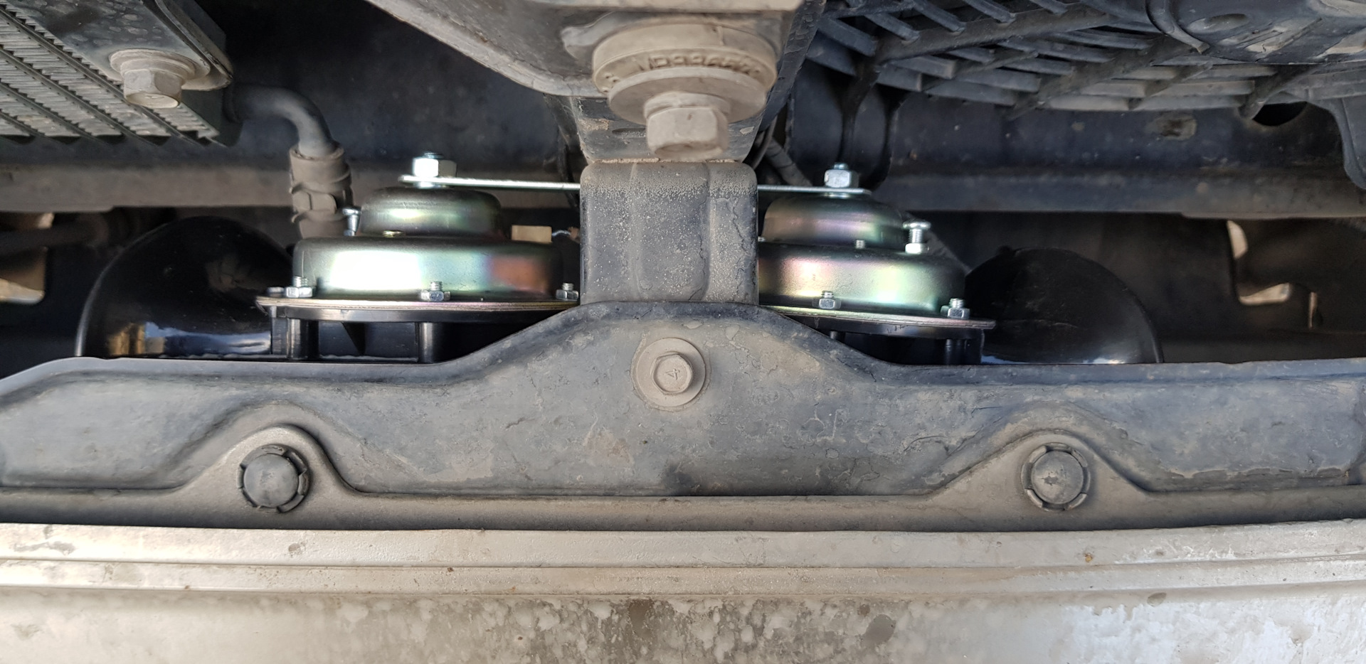 Установка Волговских сигналов на Mitsubishi Montero 3. — Mitsubishi ...