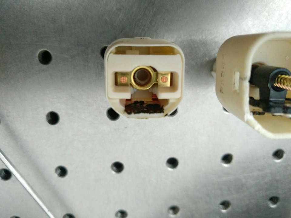 Нужна помощь. Горит только центральный стоп-сигнал. Ошибки ABS, VSC ...