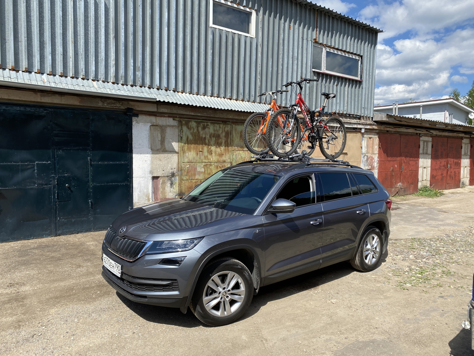 Промежуточная замена масла в двигателе. Заодно заменил масло в Haldex ...