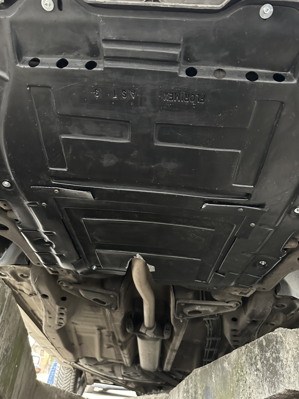 Пластиковая защита двс — Opel Astra H, 1,8 л, 2007 года | аксессуары ...