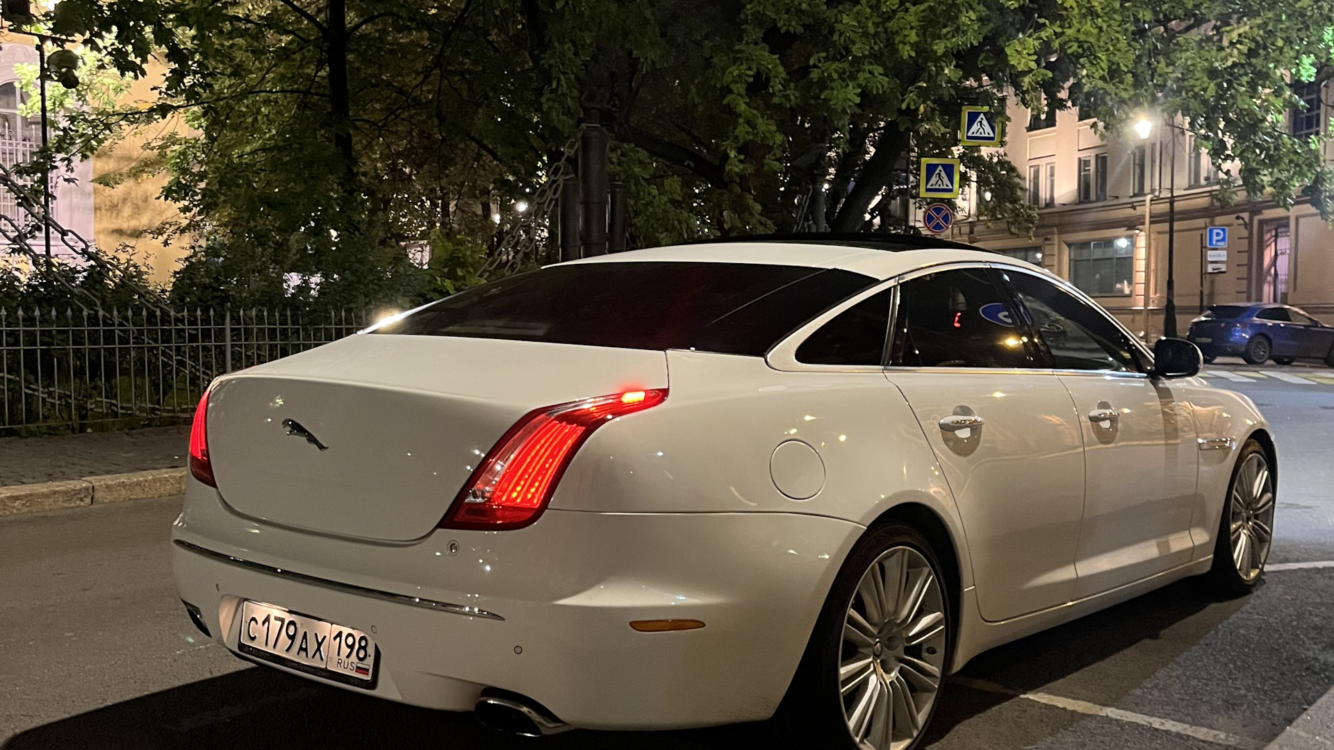 Jaguar XJ Mark 4 3.0 дизельный 2010 | Белый котенок на DRIVE2