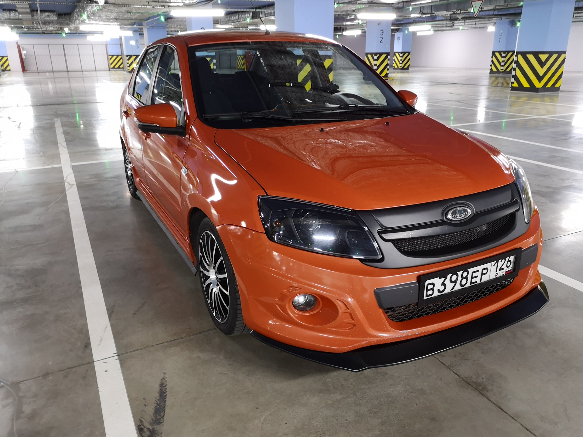 Lada Granta 1 Sport оранжевый