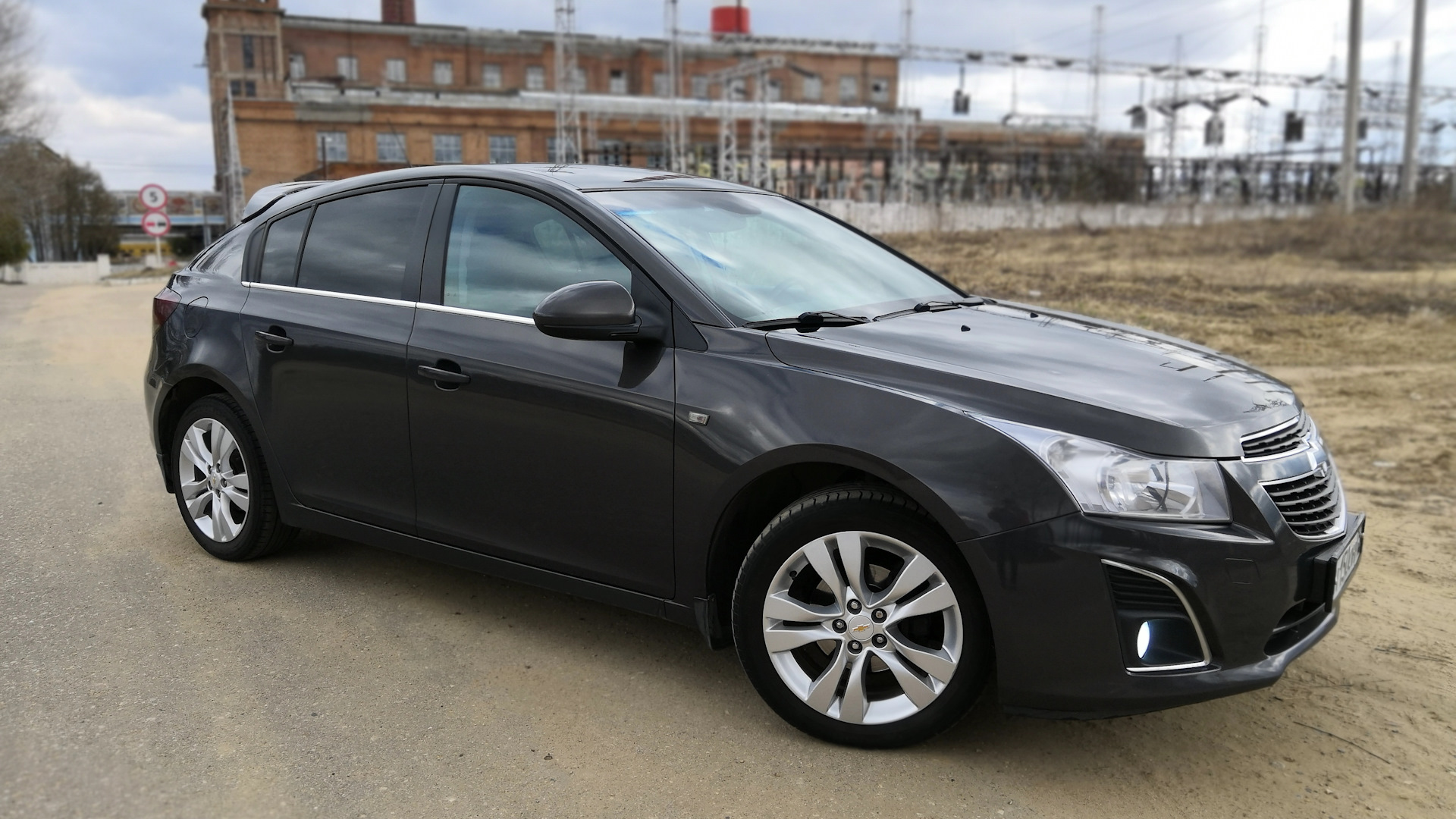 Chevrolet Cruz 2013 хэтчбек черный