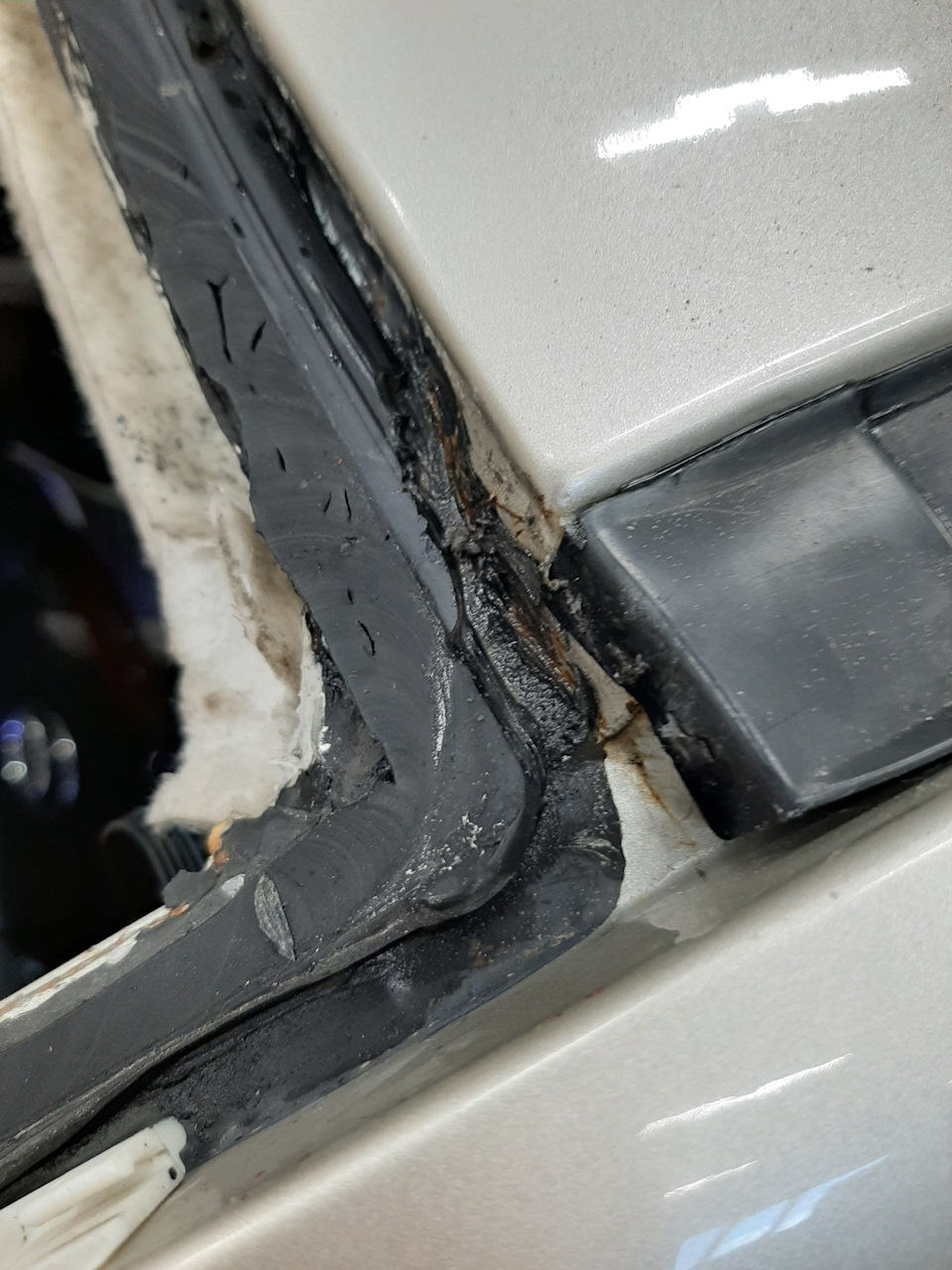 Переклейка лобового стекла — Toyota Highlander (XU20), 2,4 л, 2003 года ...