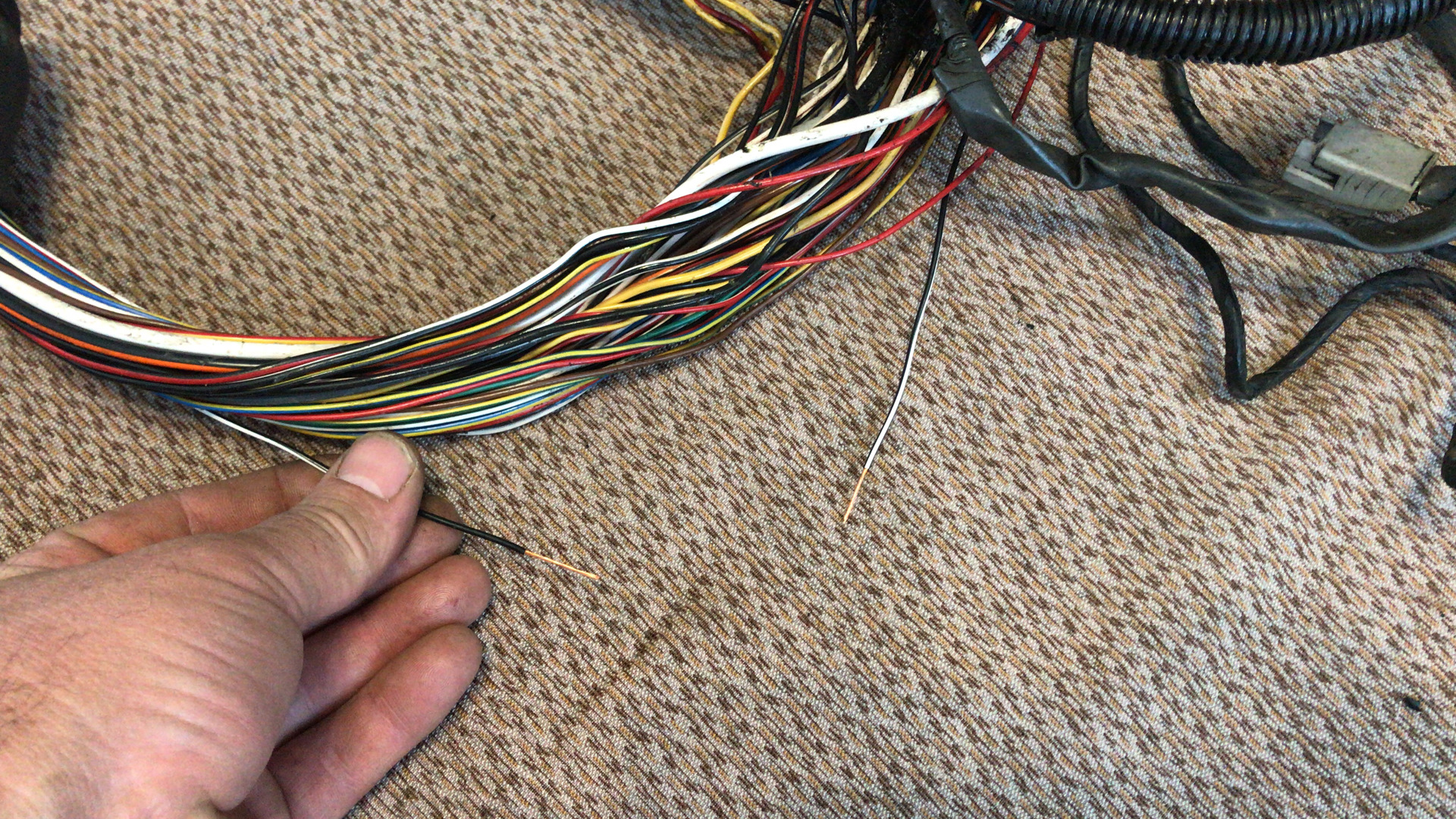 Перемотка косы двигателя. Починить косу. Проводка по раме урал. Замена косы дхо спб. Починить косу.