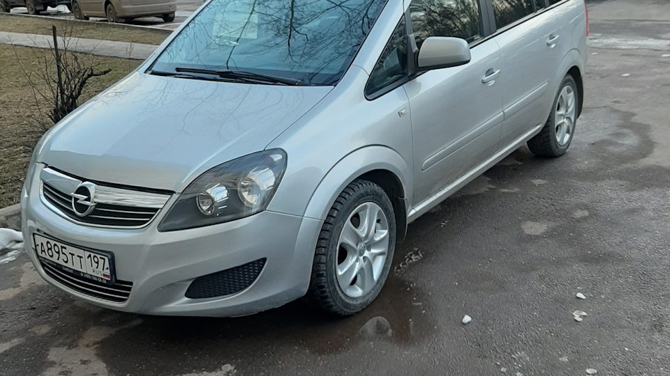 Opel Zafira Drive2
