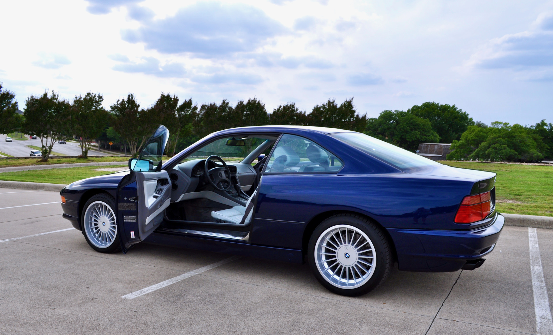 BMW 850 акула