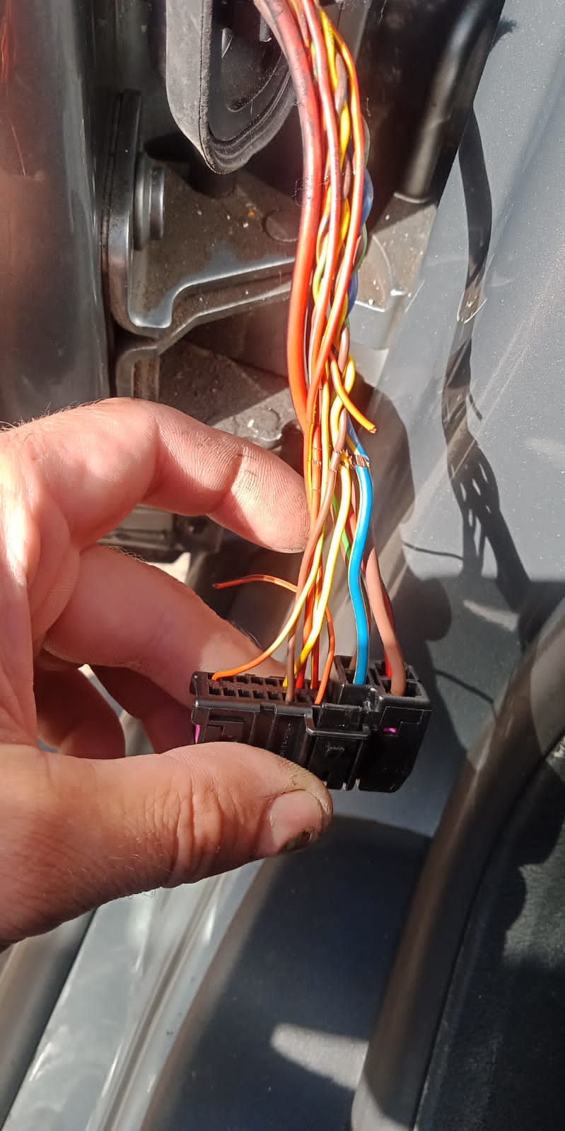 2. Не работают штатные брелоки на открывание и закрывание и кнопка ...