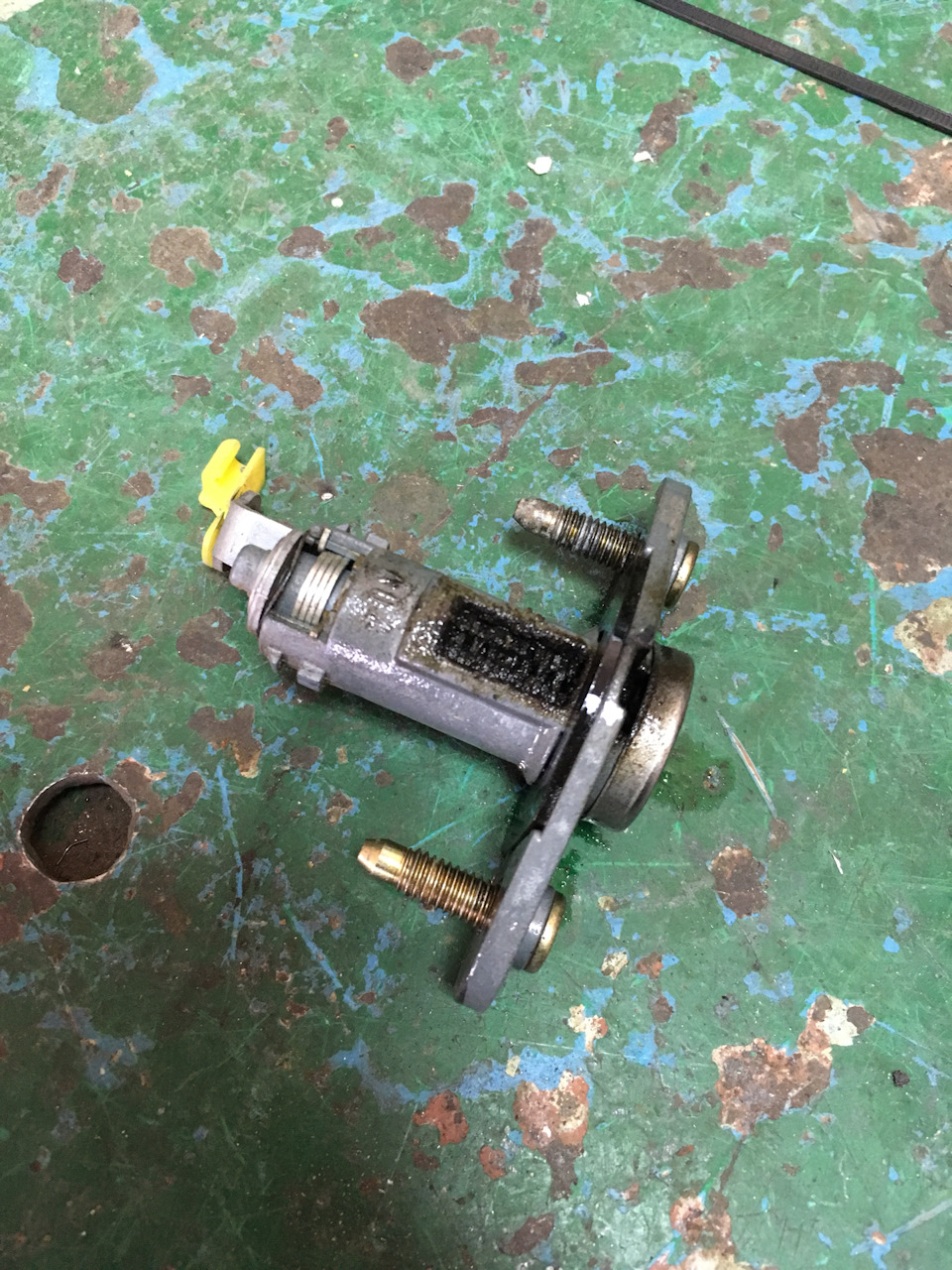 Ремонт личинки замка багажника — Mitsubishi Lancer IX, 2 л, 2006 года ...