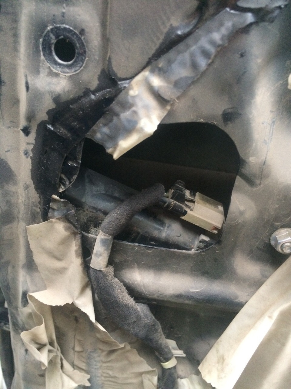 Не работают задние стеклоподъемники на акценте. — DRIVE2