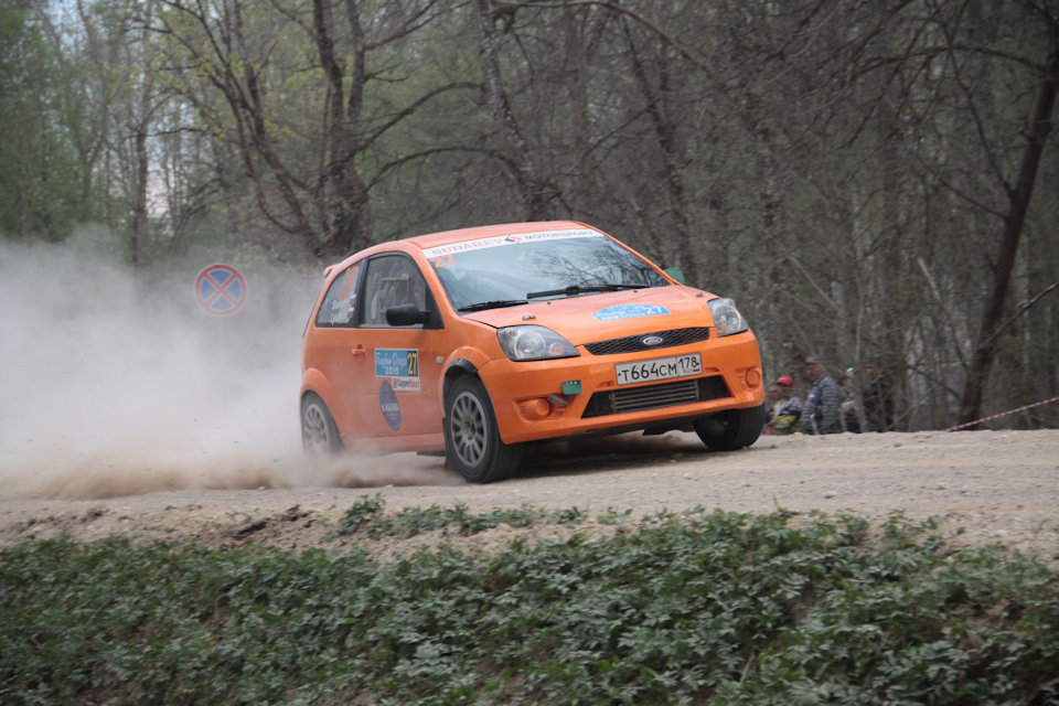 Фото в бортжурнале Ford Fiesta ST (Mk V)