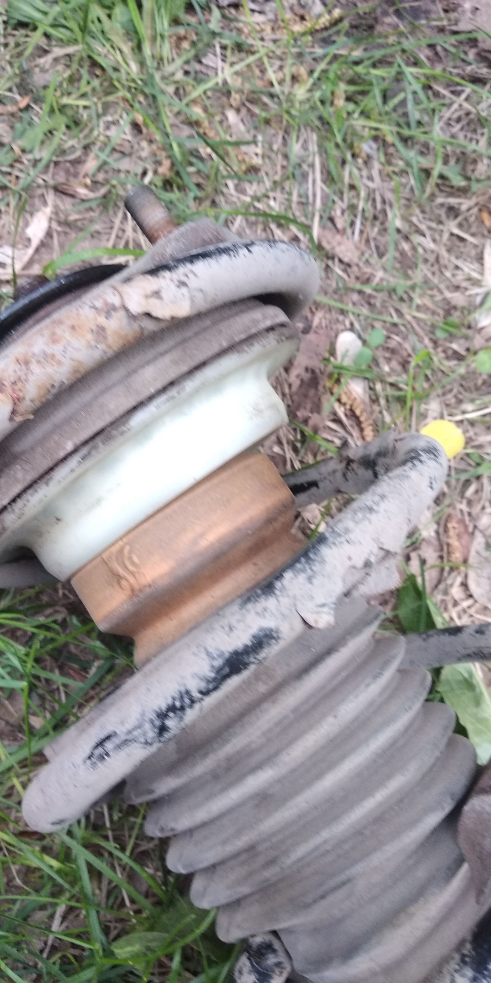 Снятие передних пружин для замены. — FIAT Linea, 1,3 л, 2009 года ...