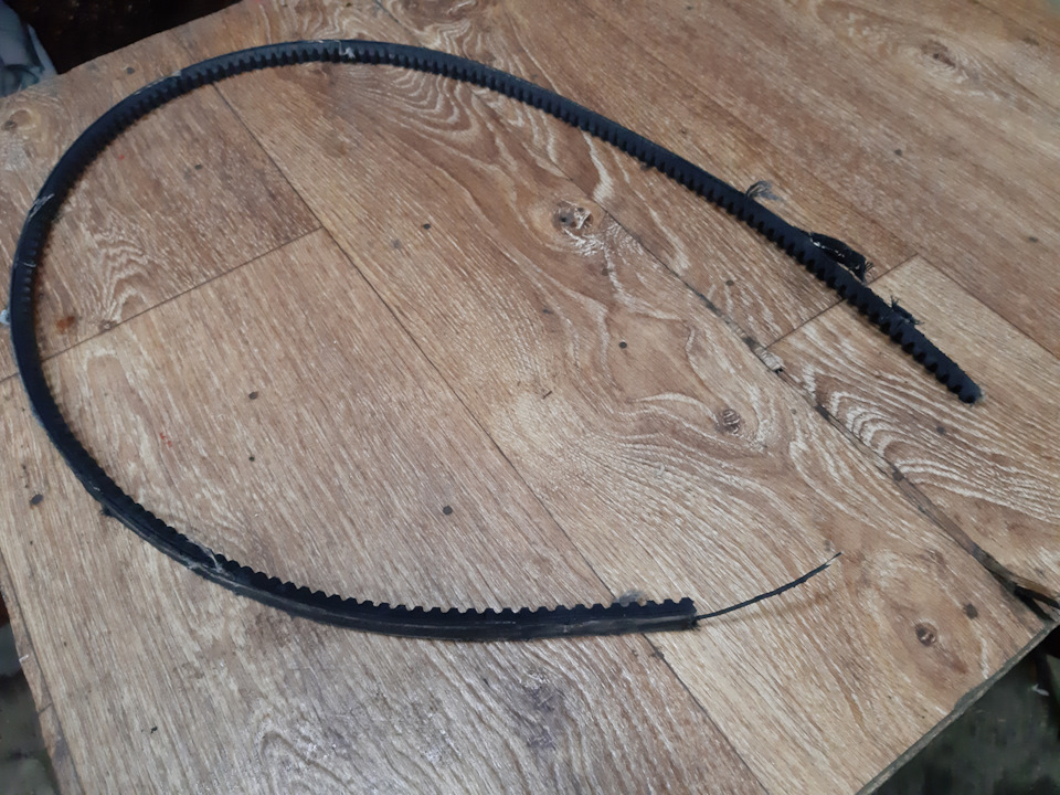 порвался приводной ремень на генератор — Nissan Terrano I, 2,7 л, 1990 ...