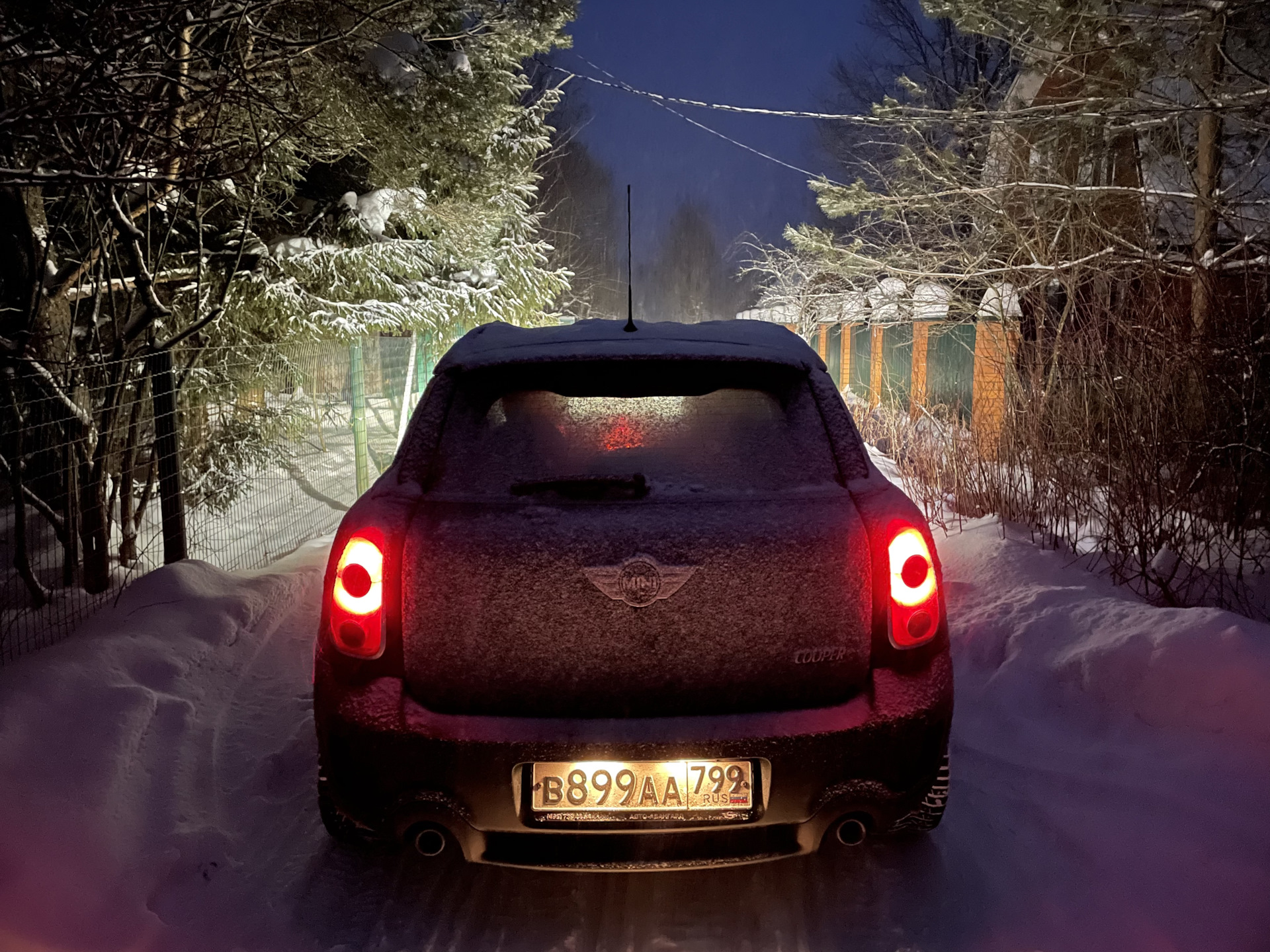 Сказ о том, как я на даче машину с ключами закрыл:)) — MINI Countryman  (1G), 1,6 л, 2011 года | другое | DRIVE2