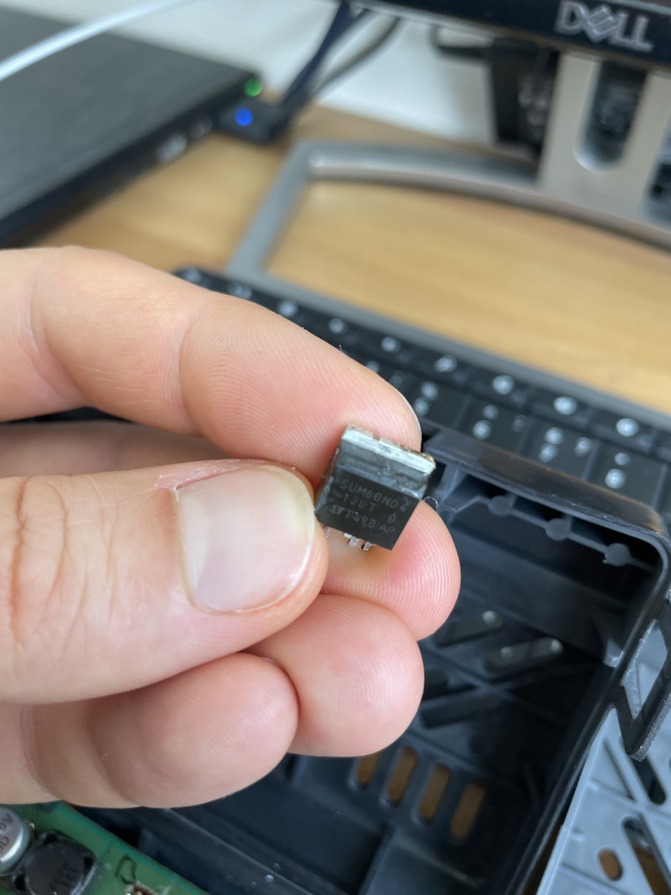 Мосфет от 21года (SUM60N04), блок: 5L1T-14B663-AE — Lincoln Navigator (2G)