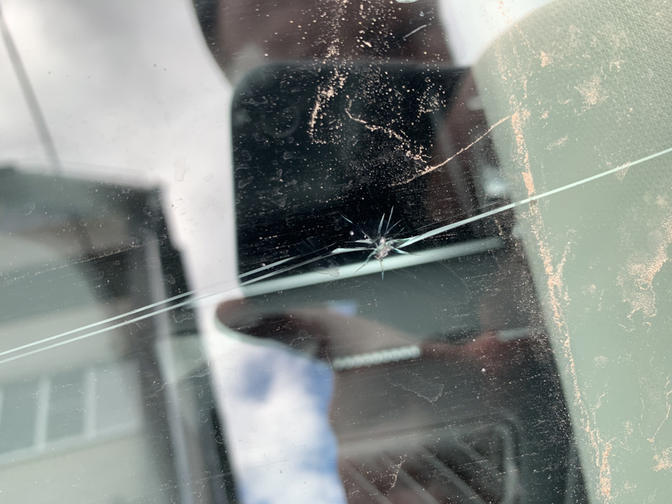 Трещина на лобовом стекле 😢 — KIA K5 (3G), 2 л, 2021 года | другое | DRIVE2