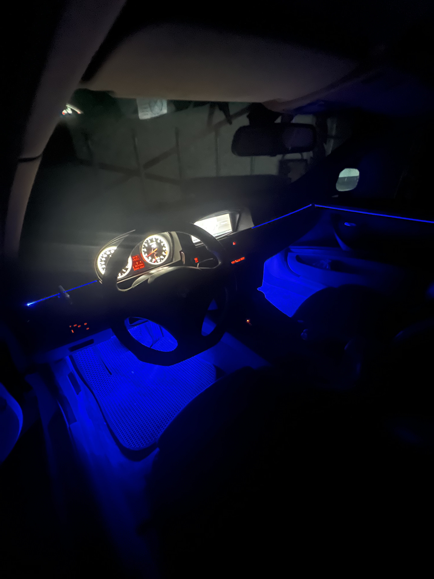 15. Ambient lighting (колхоз) — BMW 3 series (E90), 3 л, 2005 года ...