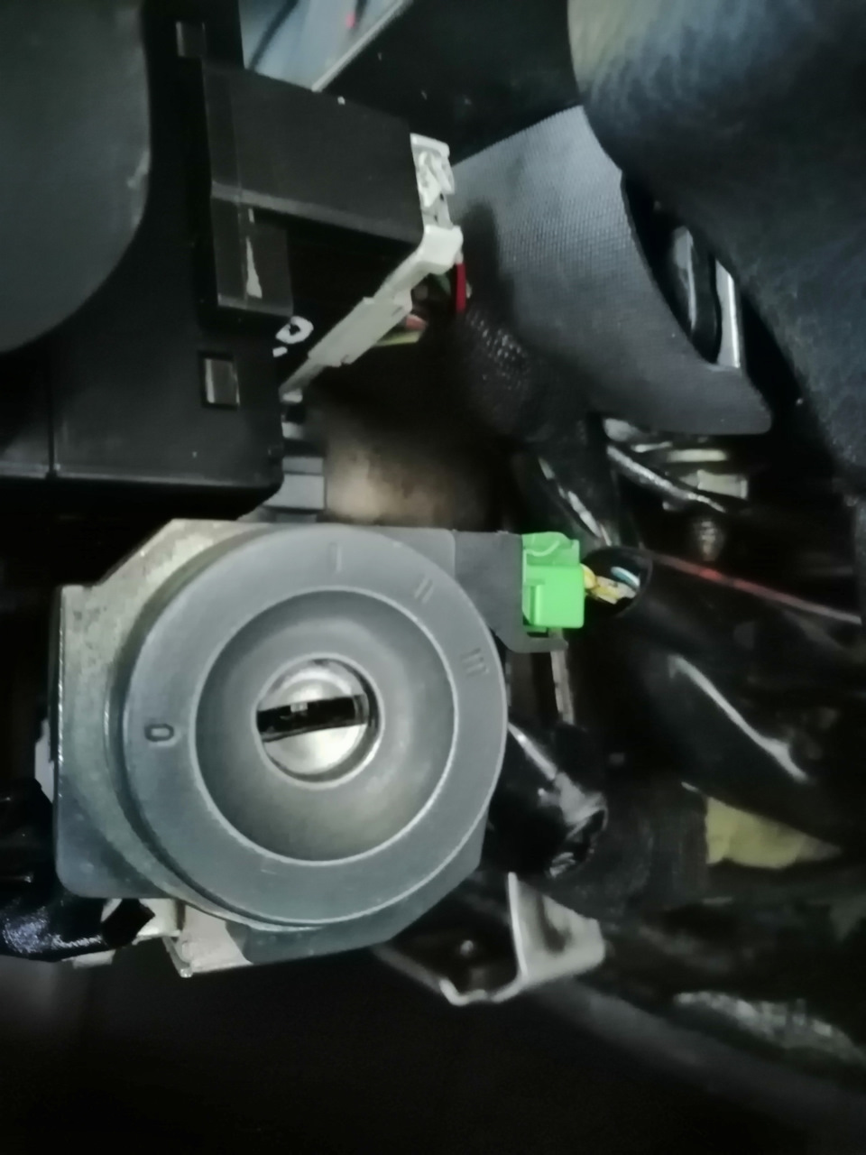 Отключил зуммер открытой двери. — Honda Inspire (UA4/UA5), 2,5 л, 1999 ...