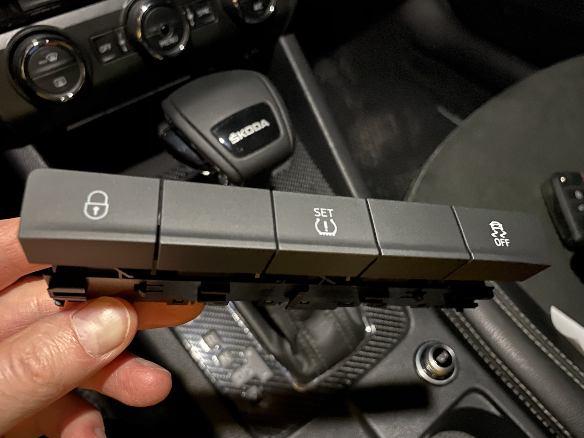 Не работает кнопка esc. Кнопка esc off bmw m5. кнопка esc. кнопки esc off fiesta.