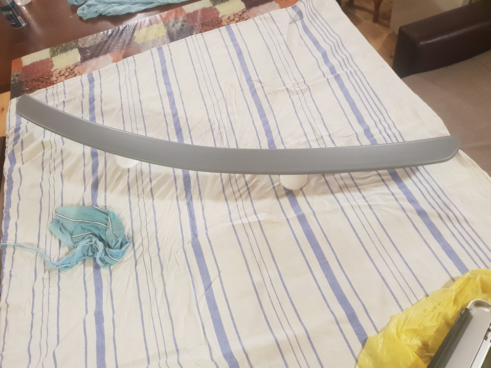 Прикупил спойлерок на крышку багажника. И решил покрасить решетку ...