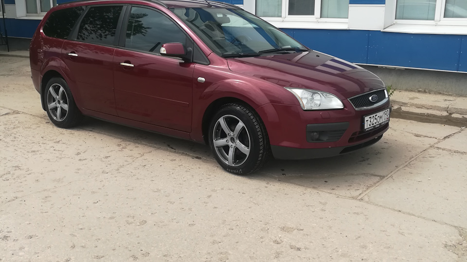 фф вишневый. черешня красная. форд фокус 3 на ббс. фф вишневый. форд фокус 2 рестайлинг хэтчбек бордовый.