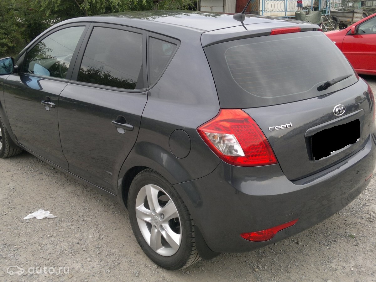 Безопасность киа сид. Kia Ceed 2010. Киа СИД 2010 хэтчбек. Kia Ceed 2.0 2010. Kia Ceed 2010 хэтчбек.