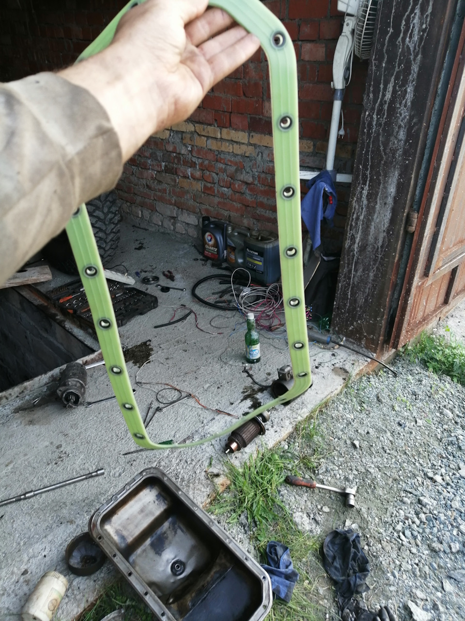 Замена прокладки поддона на силиликоновую прокладку или как внепланово ...