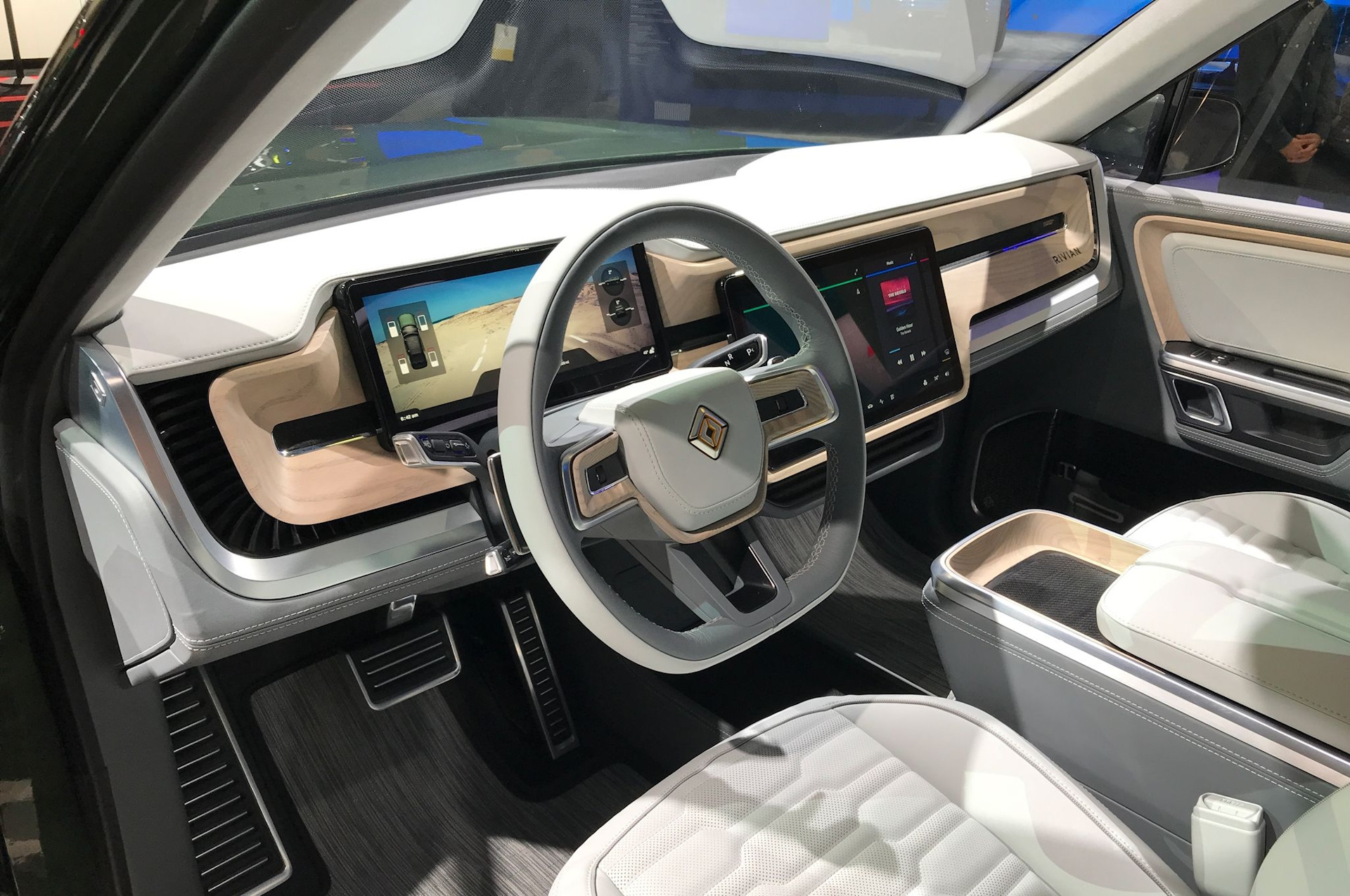 Новый Rivian R1s 2025 Года Купить