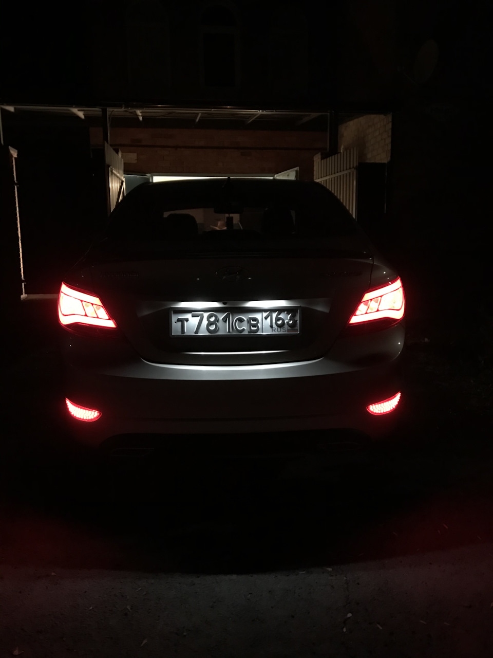 Катафоты диодные в солярис и вторая лампочка заднего хода — Hyundai ...