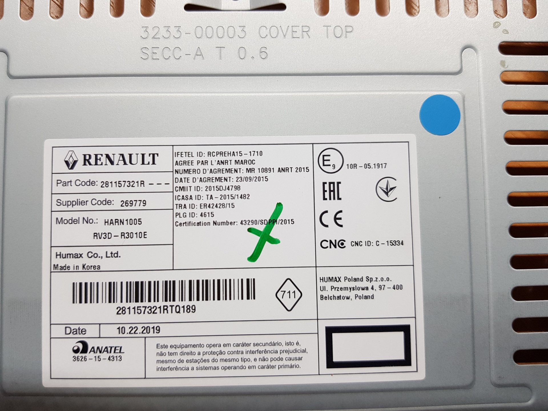 Как впаять линейные выходы в штатную магнитолу Duster Bluetooth ...