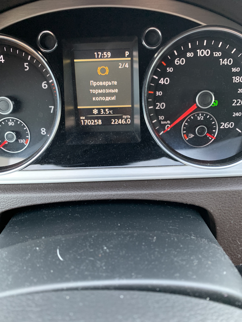 Проверьте тормозные колодки! — Volkswagen Passat B7, 1,8 л, 2013 года ...