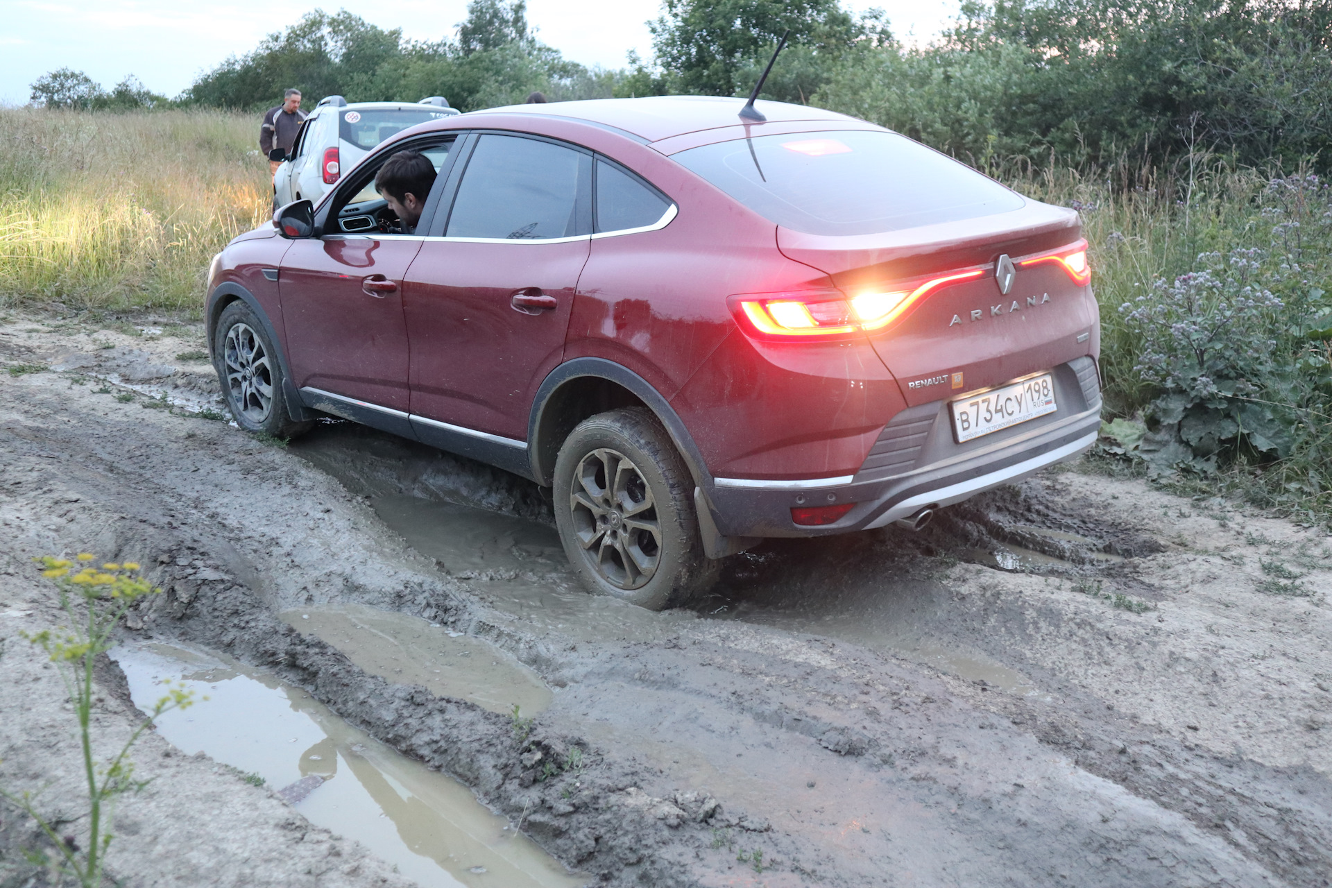 Рено аркана стук на грунтовке