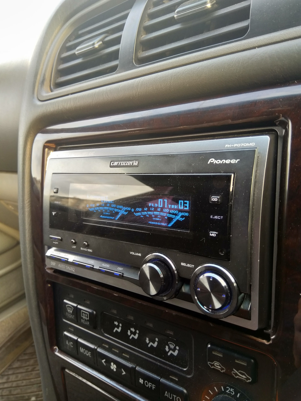 【希少】carrozzeria FH-P070MD 【良好】 Pioneer Carrozzeria FH-P070MD 2DIN Car Audio CD MD MP3 DSP