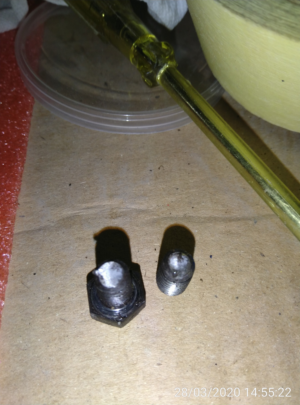 Не выдержал даже 25 Н*м. — Renault Logan (1G). Запчасти на фото: 0320Z0