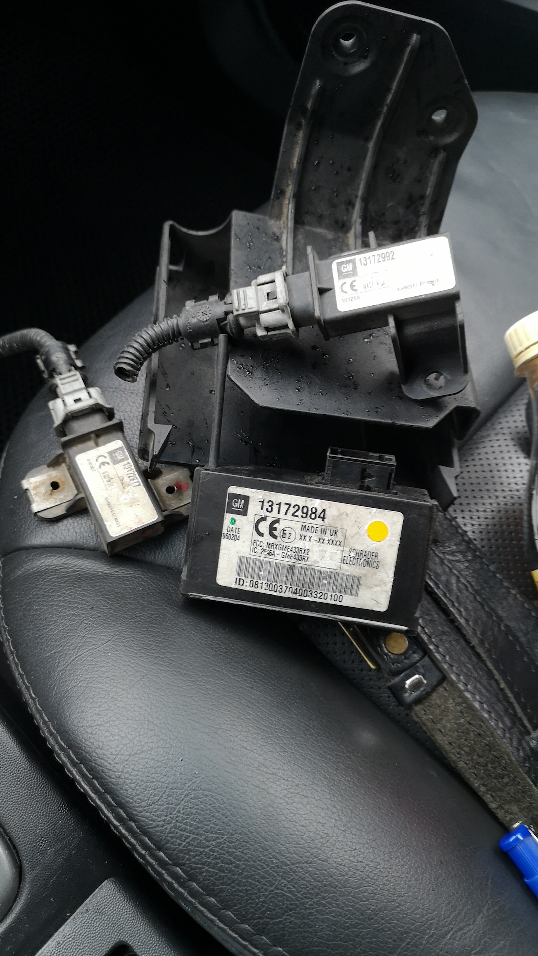 Где находится блок tpms в джулионе #48: Установка TPMS. Контроль давления в шинах. - Opel Signum, 1,9 л, 2006 года 