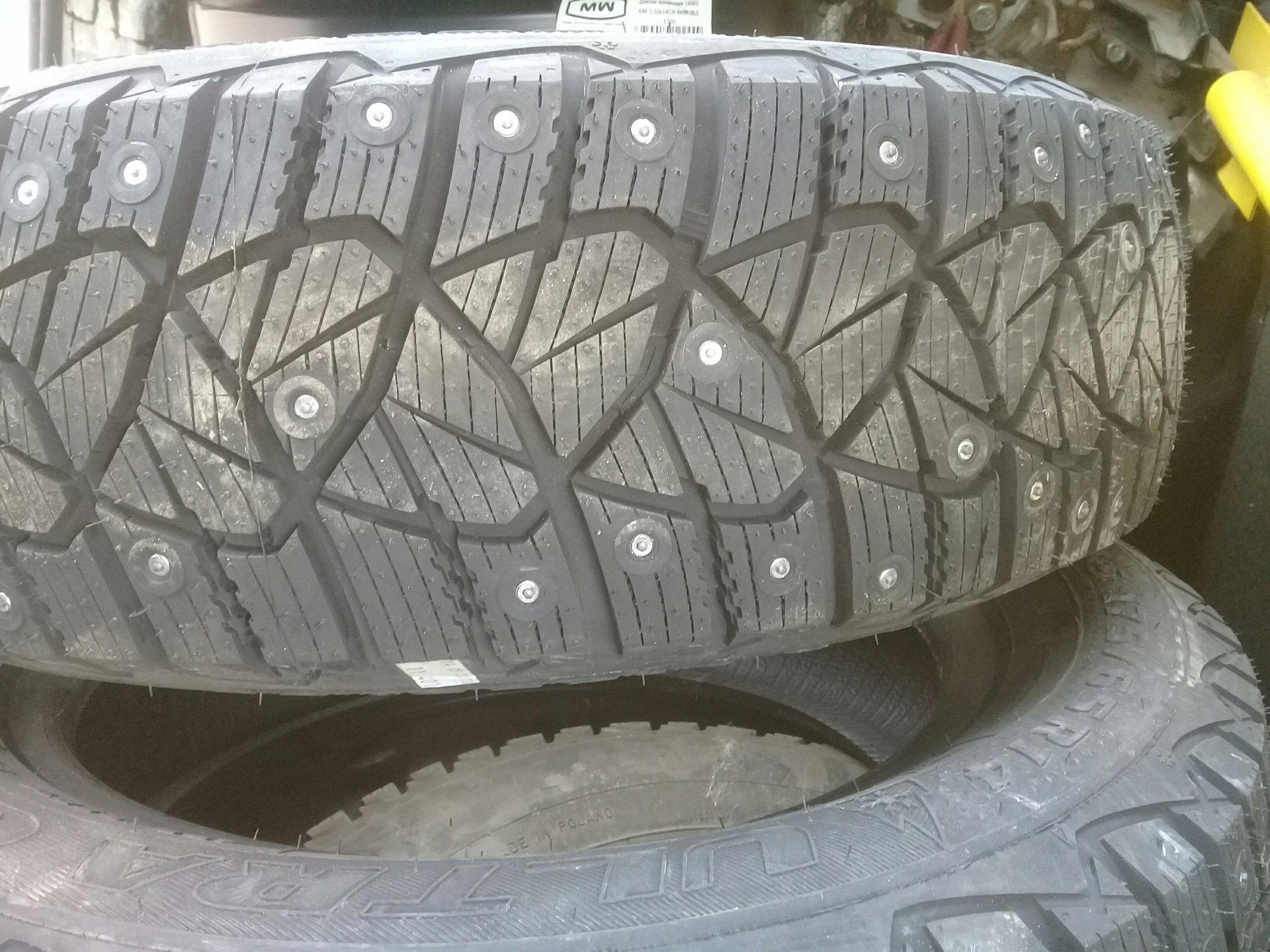 Goodyear ultra grip arctic. Гудиер ультра грип айс 175\65 r14. Goodyear ULTRAGRIP Ice Arctic 2. Goodyear ULTRAGRIP Ice+175/65/14. Зимняя резина r14 Гудиер ультра.