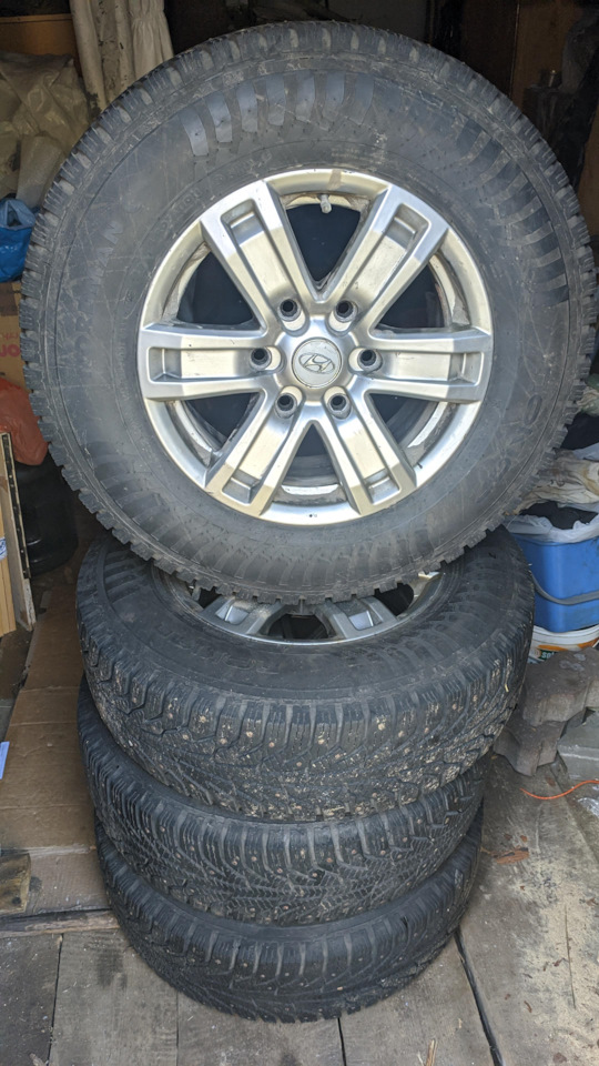 Шины зимние шипованные Nokian 215/75 R16, литые диски Диски на гранд ...