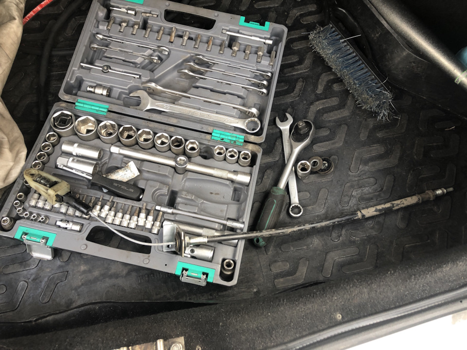 Остановился позвонить или прощай тросик сцепления — Lada Приора седан ...