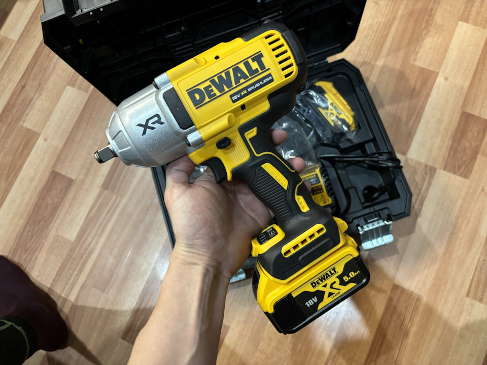 Аккумуляторный гайковерт DeWALT DCF900P2T для Гаража! Мечты сбываются ...